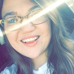 Meet your Posher, Clair